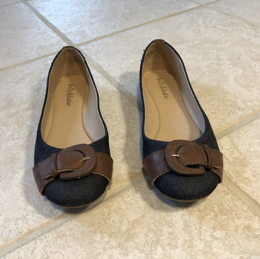 Shoes - Picture 6 of 7